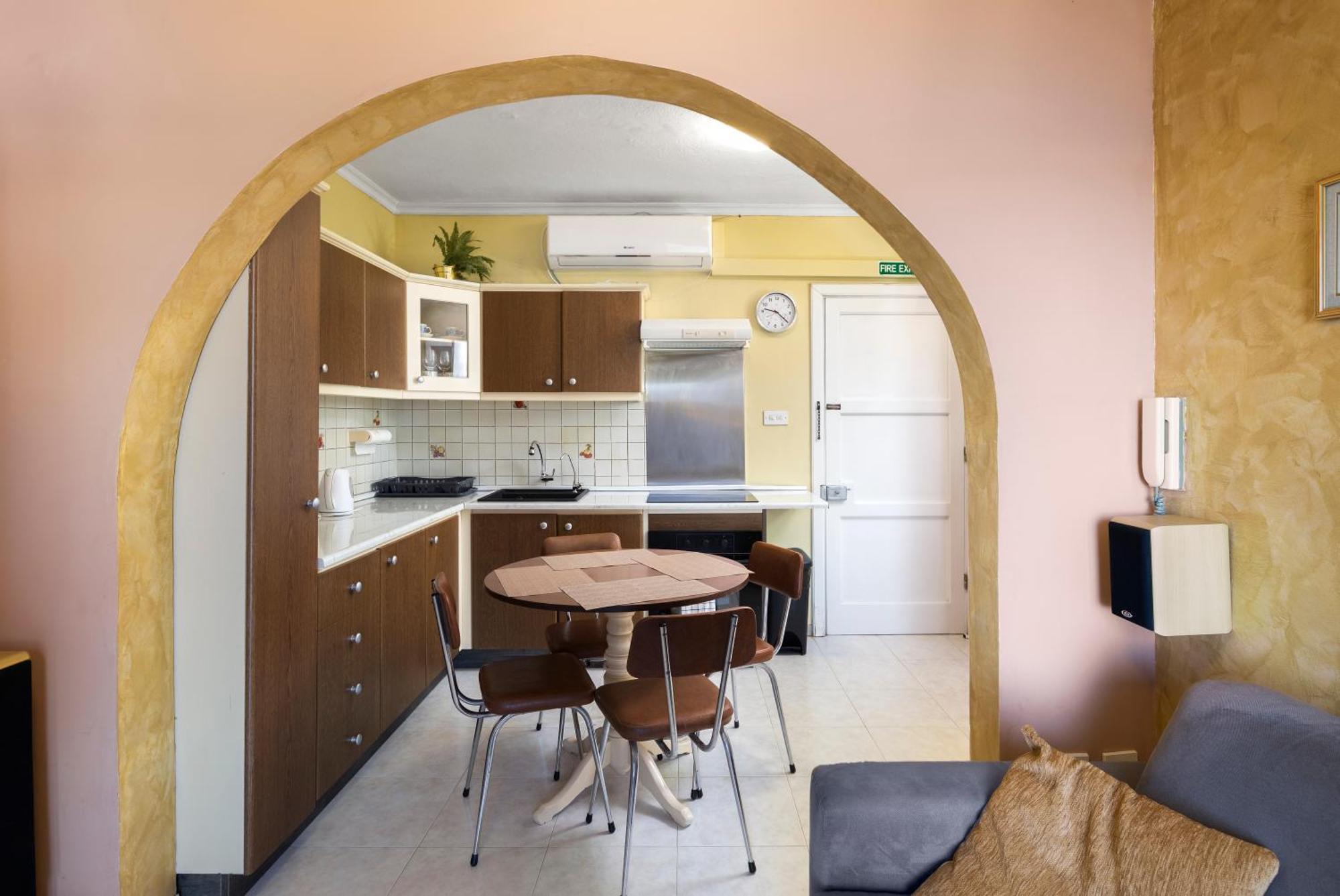 Cosy1 Bedroom With Balcony & Sea Views - Close To Bay Mellieħa