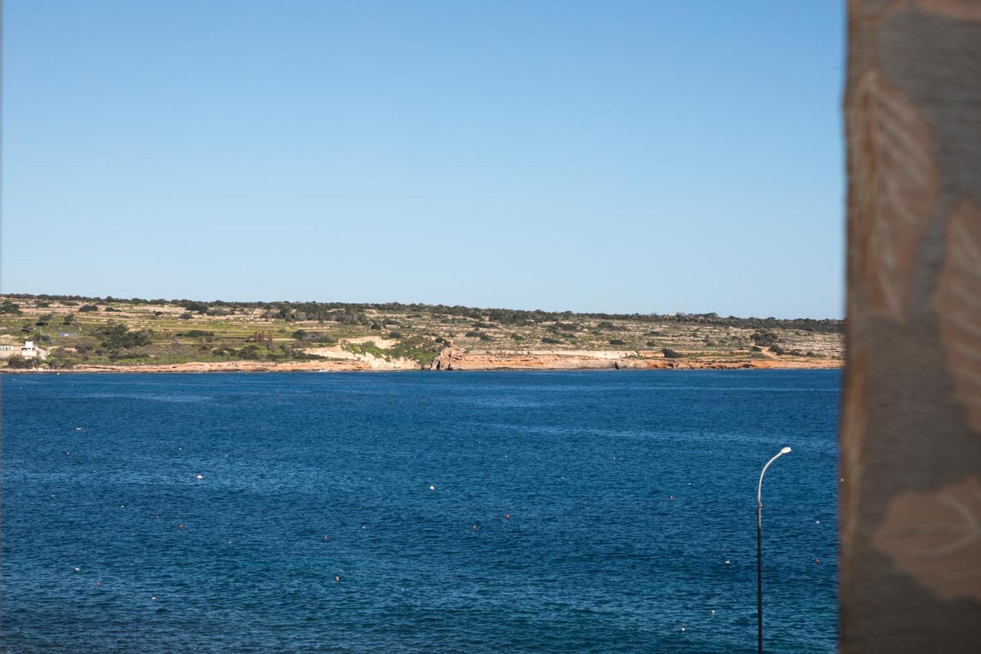 Cosy1 Bedroom With Balcony & Sea Views - Close To Bay