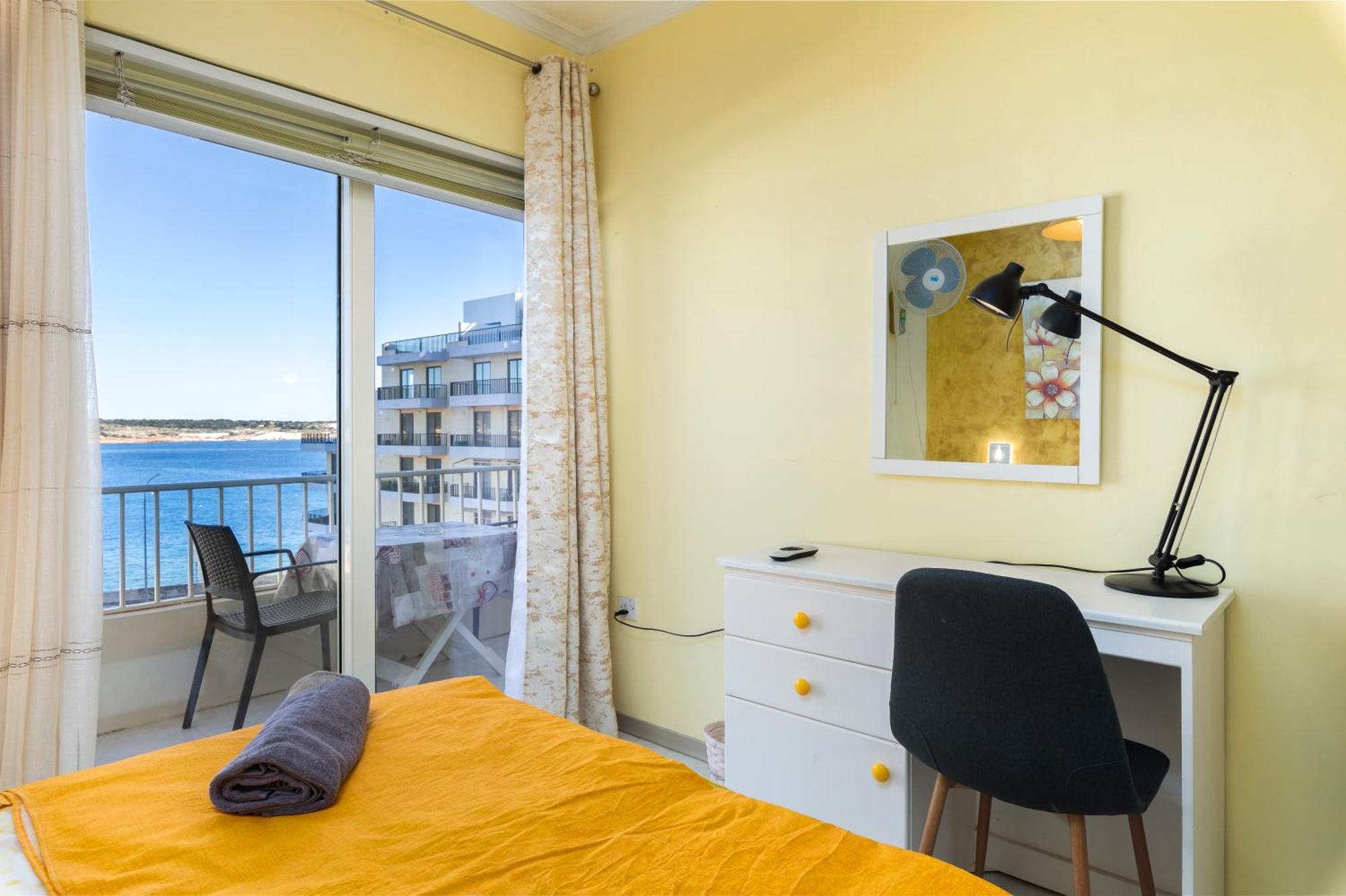 Cosy1 Bedroom With Balcony & Sea Views - Close To Bay Mellieha